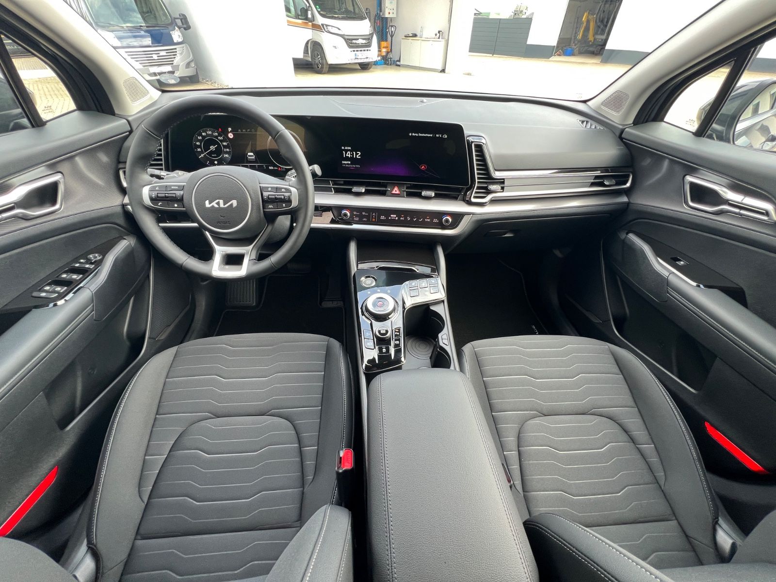 Fahrzeugabbildung Kia SPORTAGE 1.6T 48V 2WD DCT ULTIMATE EDITION