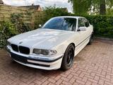 BMW 740i | 10/2000 | Weiß | Sammler  - BMW 740 aus 2000: 740i