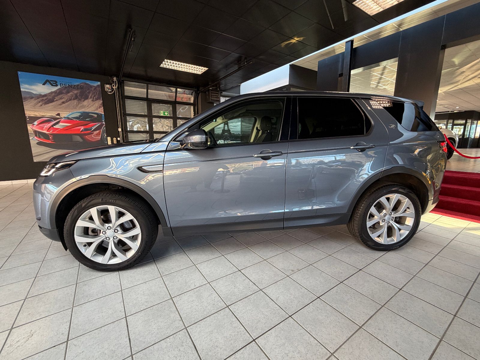Fahrzeugabbildung Land Rover Discovery Sport SE AWD/PANO/KAMERA/LEDER/LED