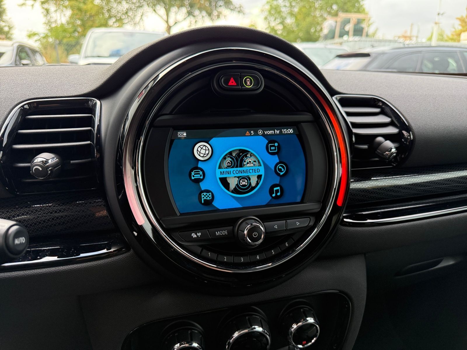 Fahrzeugabbildung MINI Cooper Clubman MINI Aut. PANO/TEMPO/1.HAND