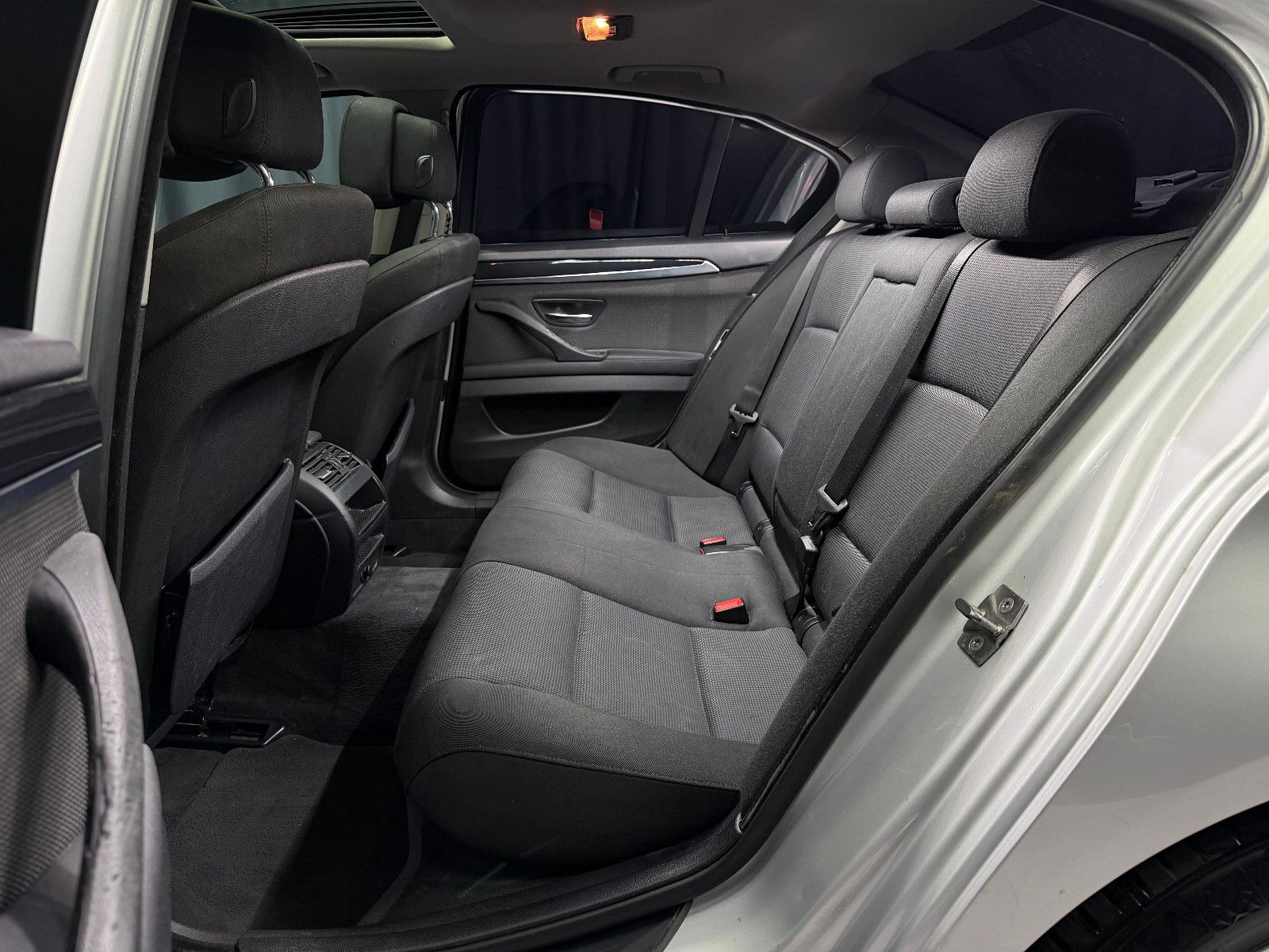 Fahrzeugabbildung BMW 530d Limousine |AUTOMATIK|PANO|NAVI|PDC