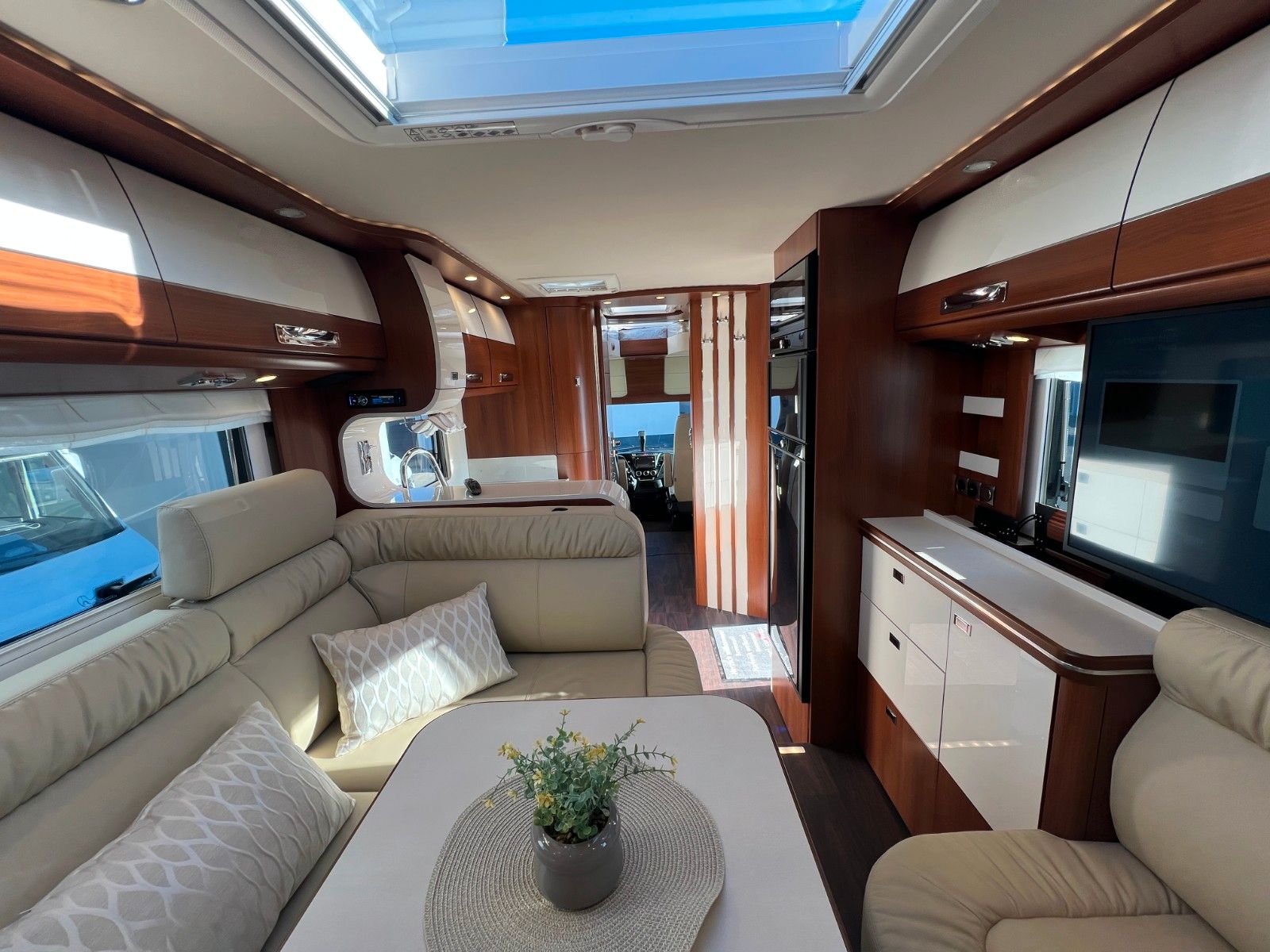 Fahrzeugabbildung Carthago Liner-for-two I 53 L Iveco