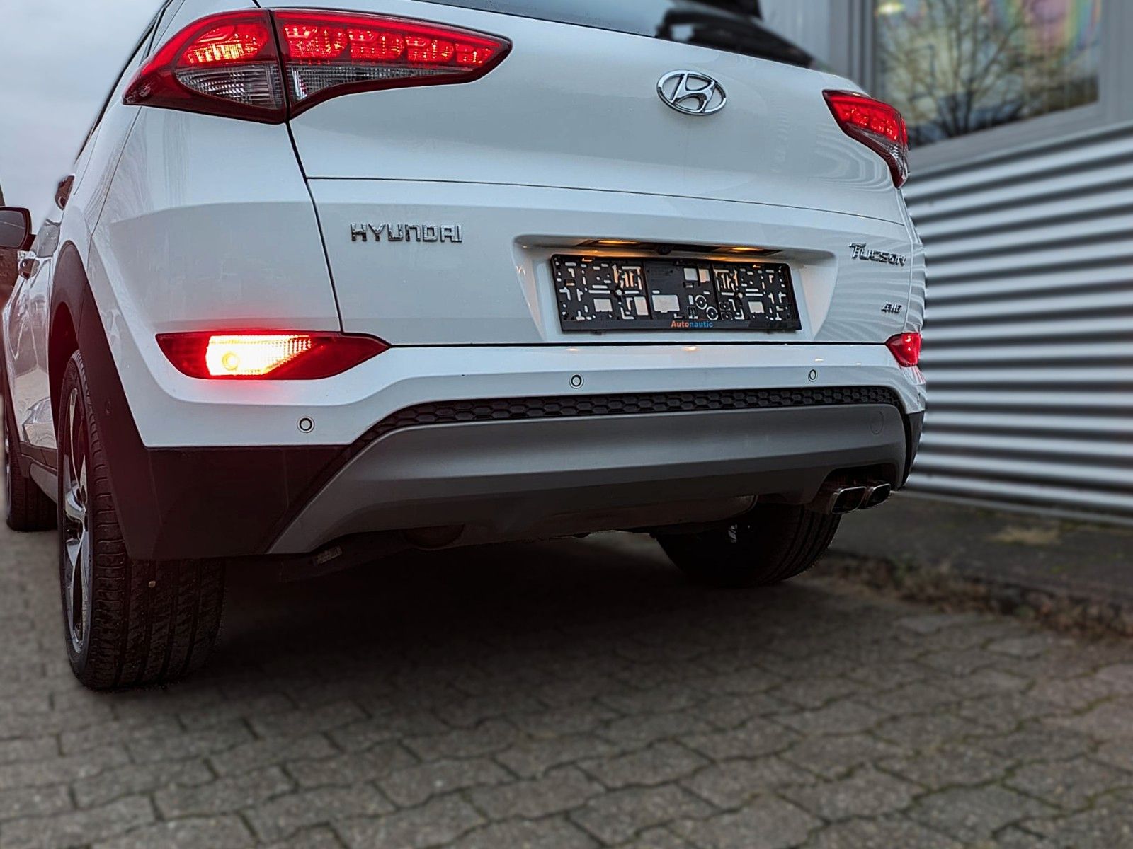 Fahrzeugabbildung Hyundai Tucson PREMIUM 4WD LEDER NAVI PANO PARKASS. LED