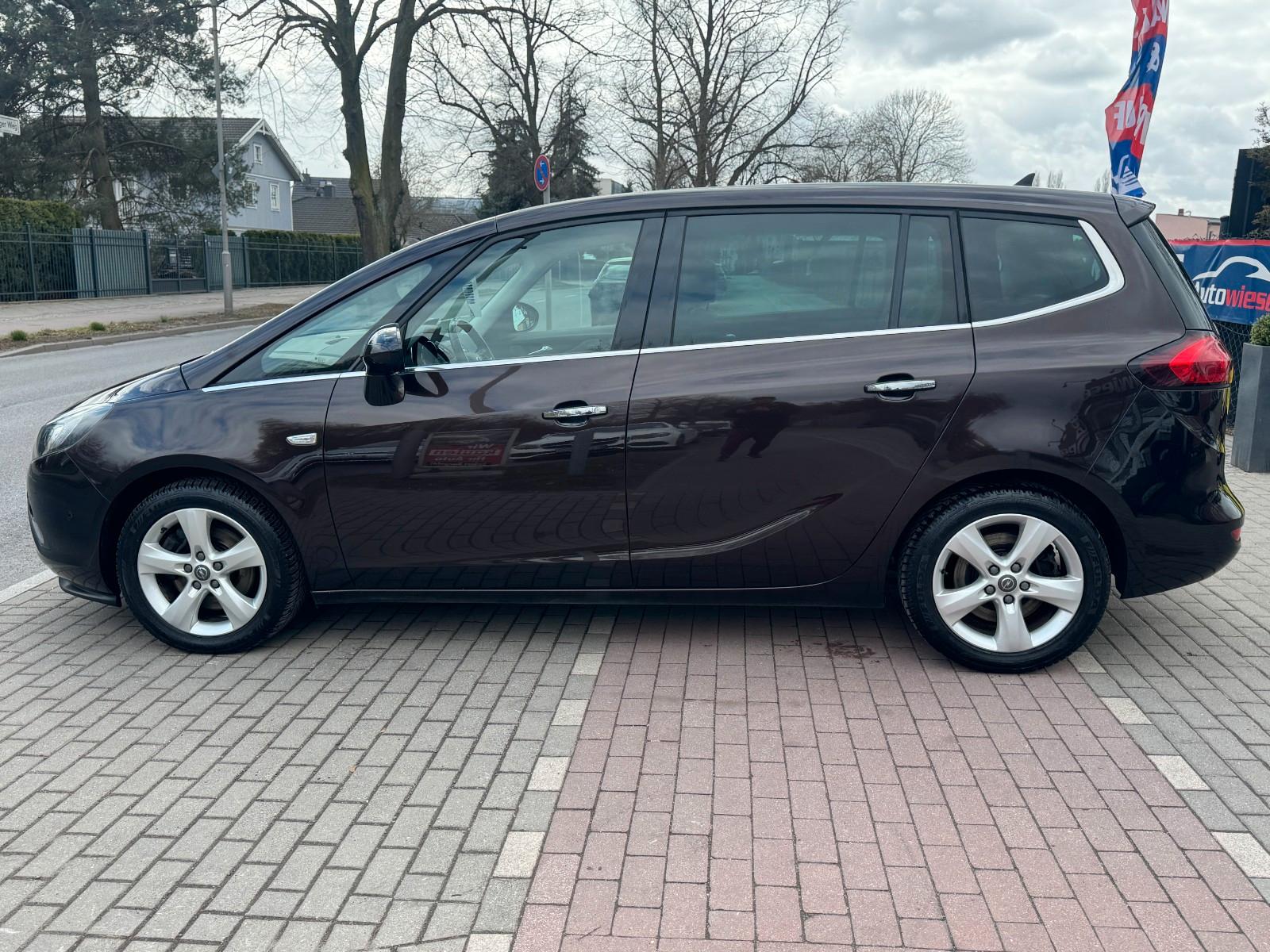 Opel Zafira C 2.0D*Leder*7Sitze*Xenon*Pano*Navi*VOLL!