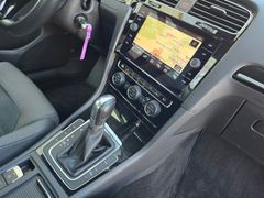 VW Golf VII R-line 2.0TDI 150PS DSG Navi AHK LED