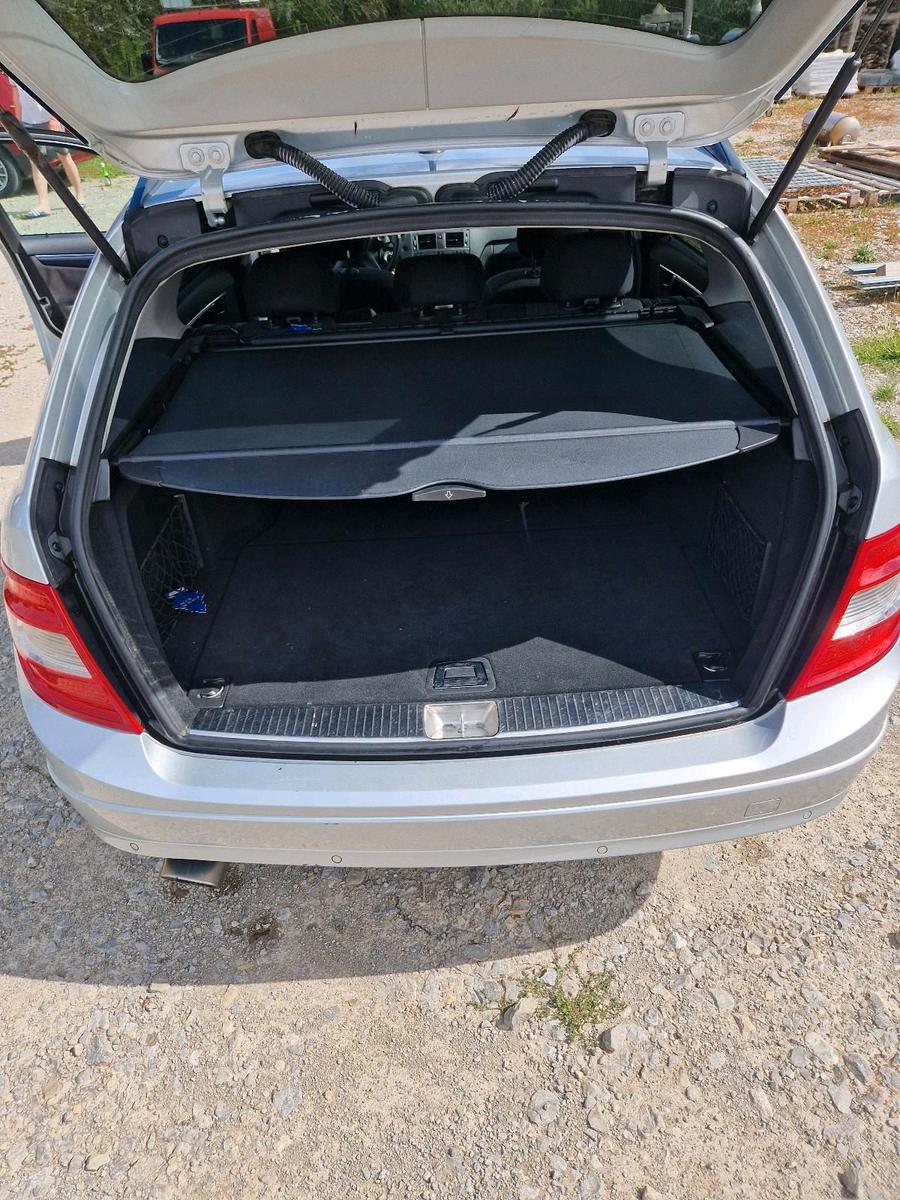 Mercedes-Benz C220 2011 — photo 9