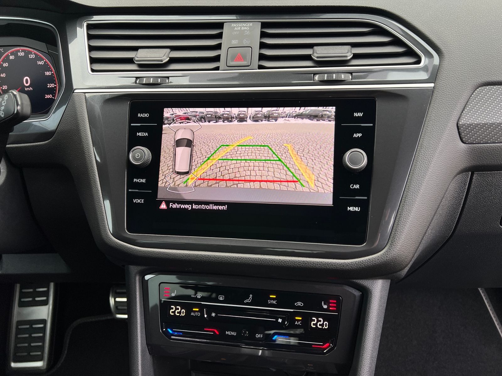 Fahrzeugabbildung Volkswagen Tiguan Allspace R-Line 2.0 TDI DSG 4MOTION *AHK,