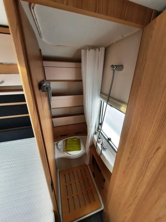 Fahrzeug Übersicht 21 Fahrzeugabbildung LMC Vivo 522 K Sparen Sie 4.650,- €