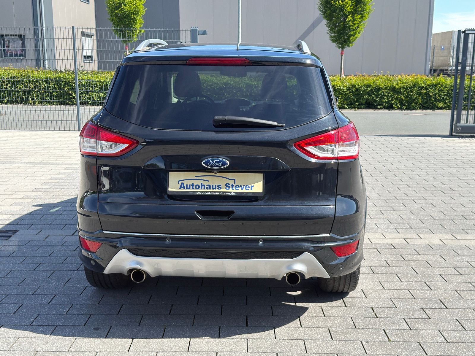 Fahrzeugabbildung Ford Kuga Individual KLIMAAUTO SITZHEIZUNG AHK