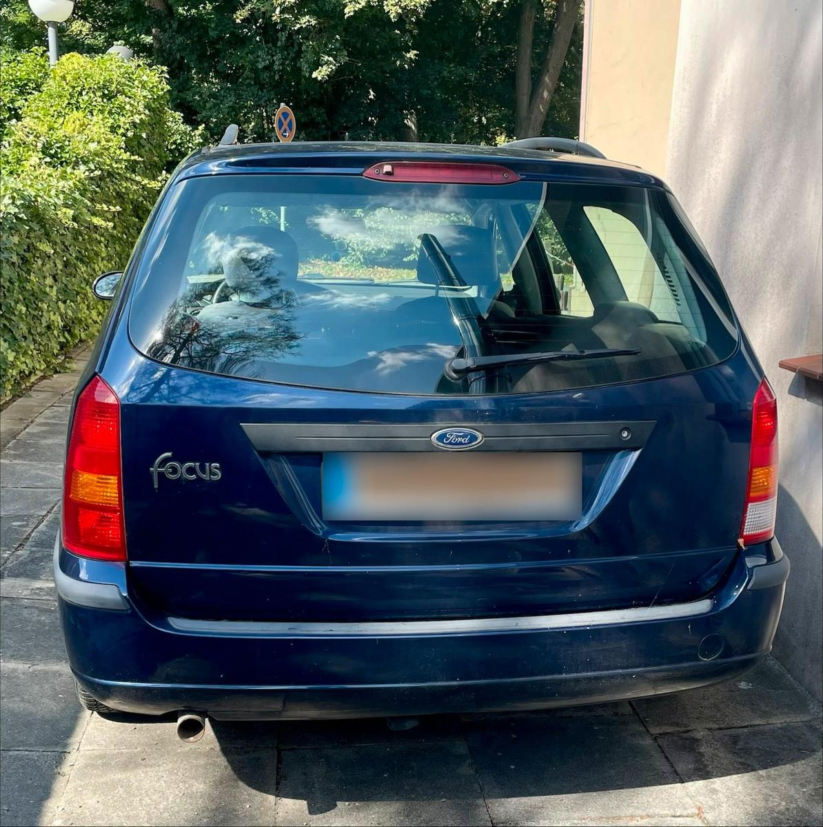 Ford Focus 2004 — engine 90 HP (66kW)