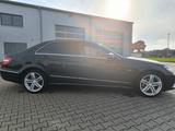Mercedes-Benz E 200 CGI BlueEFFICIENCY -