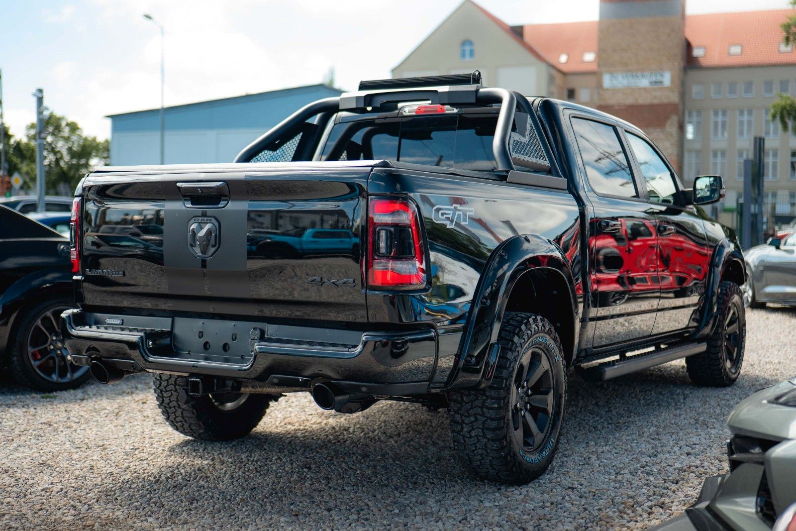 Fahrzeugabbildung Dodge RAM 5.7 V8 HEMI 4x4 LARAMIE GT NIGHT Offroad 19%