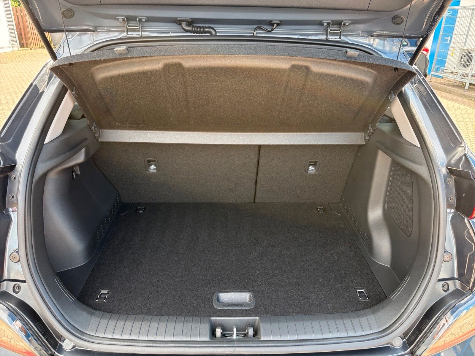 Fahrzeugabbildung Hyundai Kona Trend Elektro Navi- & Assistenz Paket