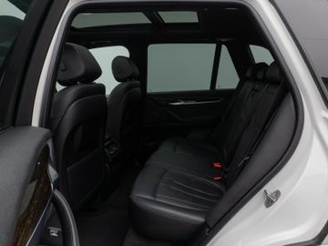 Fahrzeugabbildung BMW X5 xDr 30d M Sport Pano HUD H/K AHK Comfort 20'