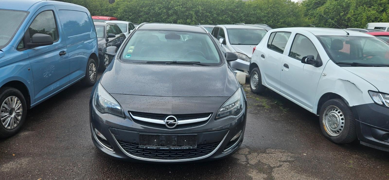 Opel Astra J Sports Tourer Exklusiv