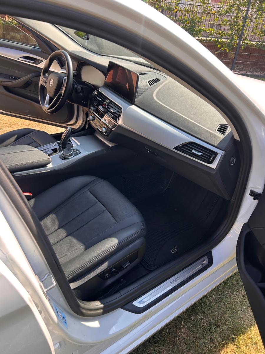 BMW 530d xDrive Touring LCI Navi Kamera 