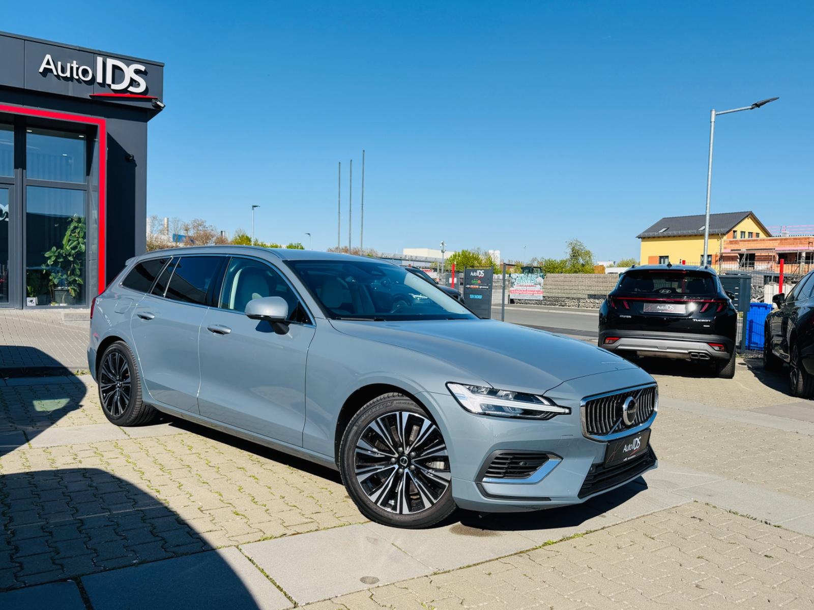 Volvo V60  Plus Bright Recharge Plug-In Hybrid AWD