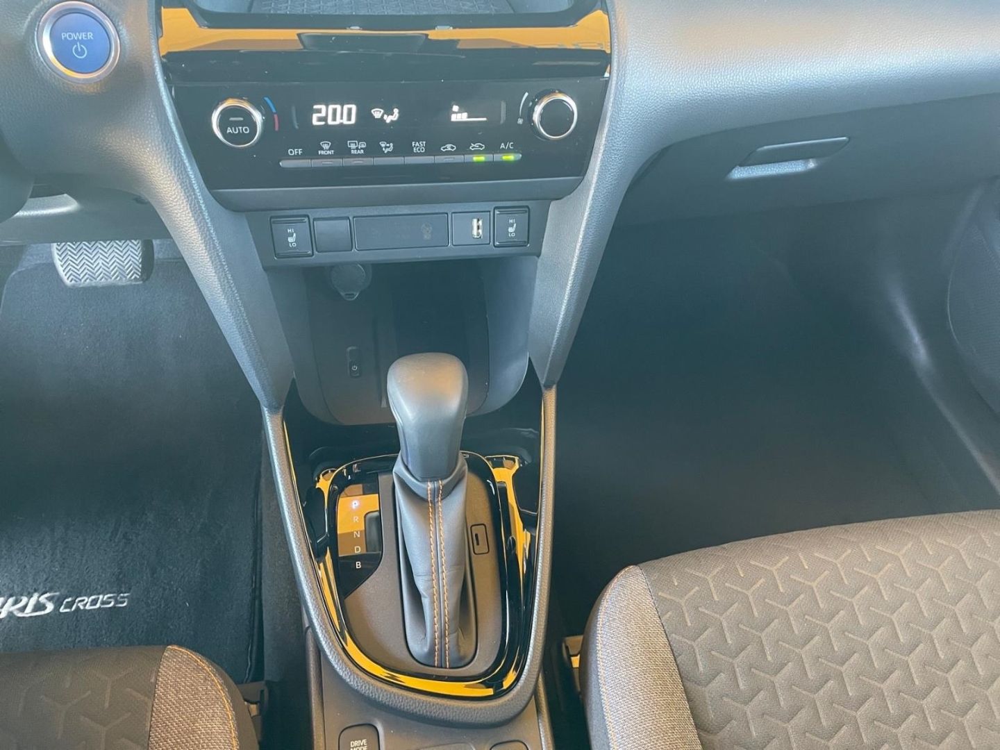 Fahrzeugabbildung Toyota Yaris Cross 1.5 Hybrid Spicy Edition LED Navigat