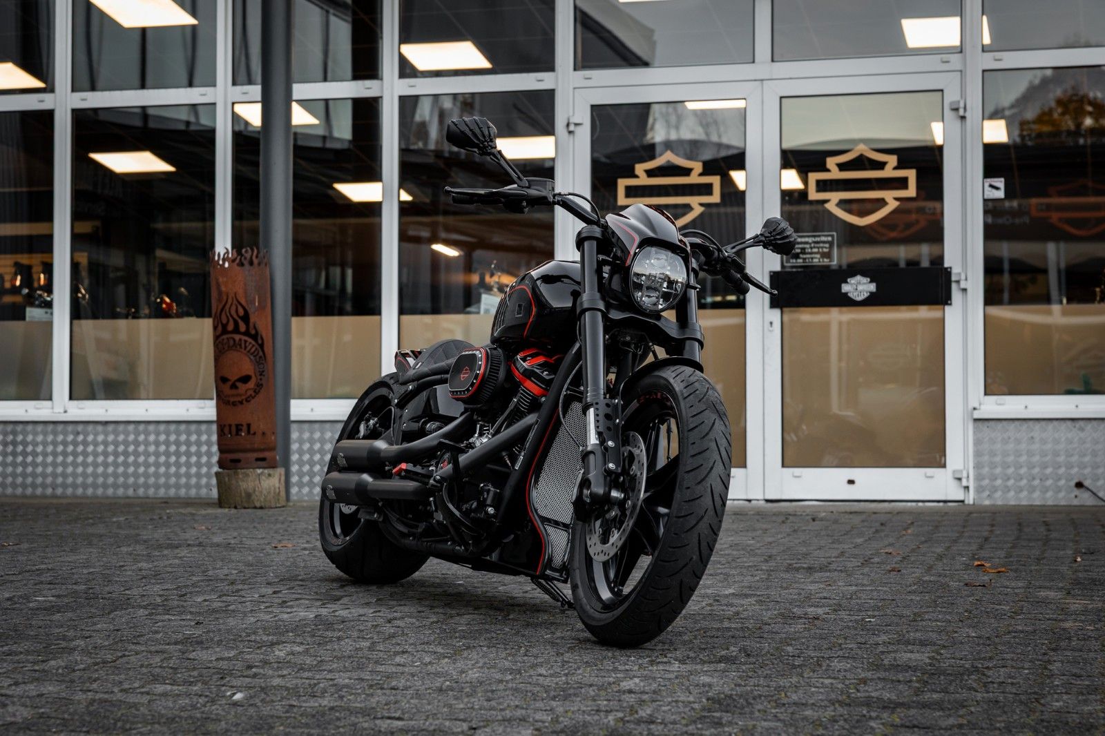 Fahrzeugabbildung Harley-Davidson FXDR 114 CUI - Jekill  - Thunderbike Umbau