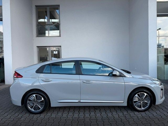 Fahrzeugabbildung Hyundai IONIQ Trend 1.6l Plug-In Hybrid 141PS Kamera!