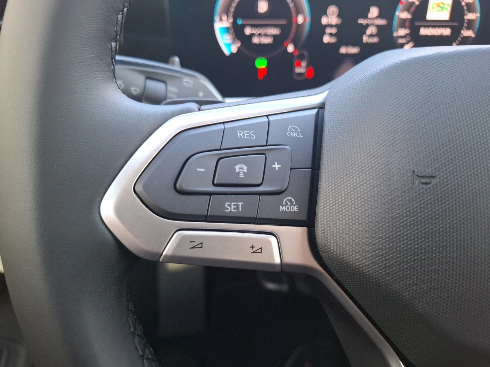 Fahrzeugabbildung Volkswagen Passat Variant TDI Elegance DSG Matrix AHK Navi