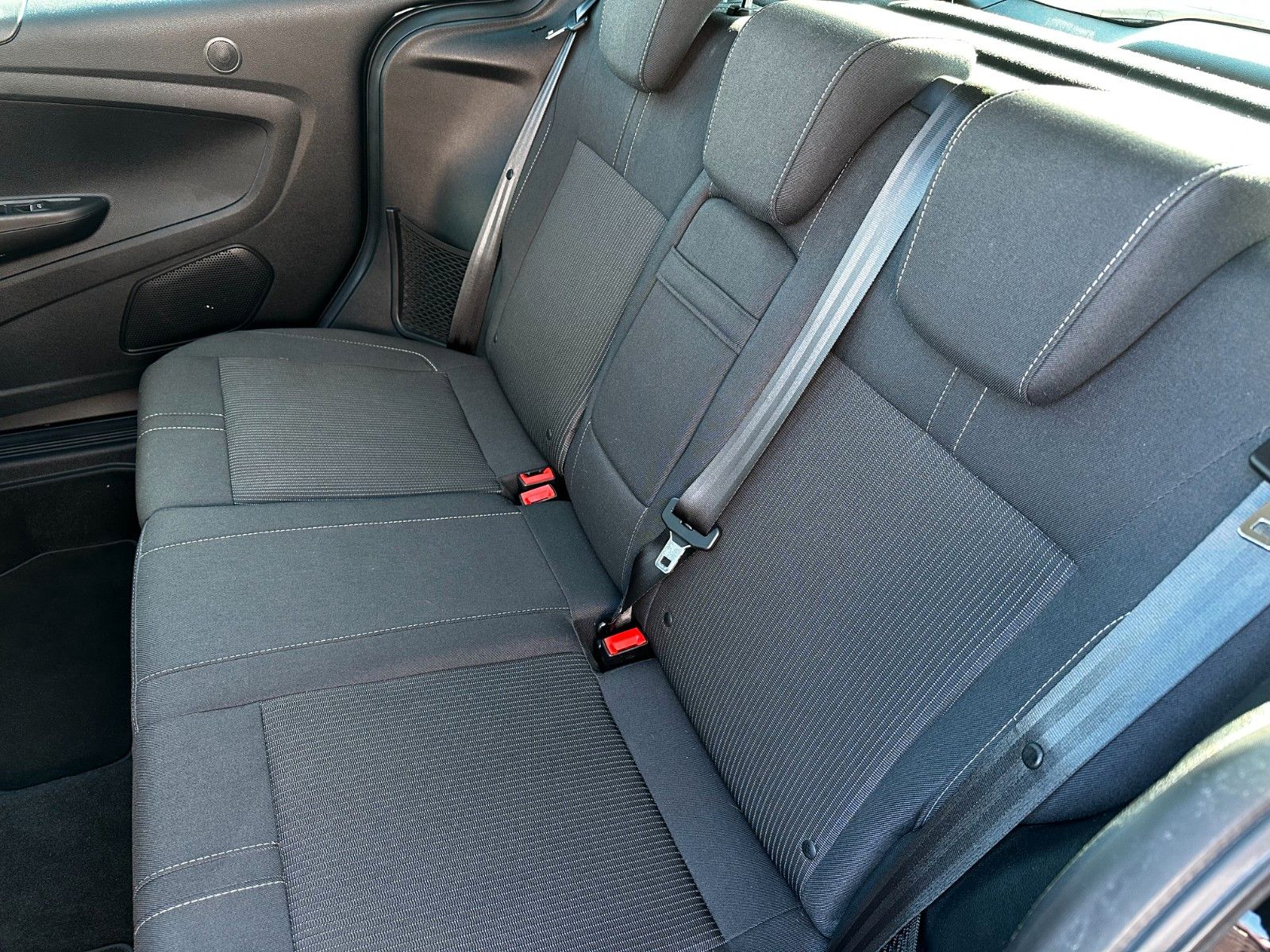 Fahrzeugabbildung Ford B-Max KD Neu Top Zustand Allw.Reifen TÜV Neu