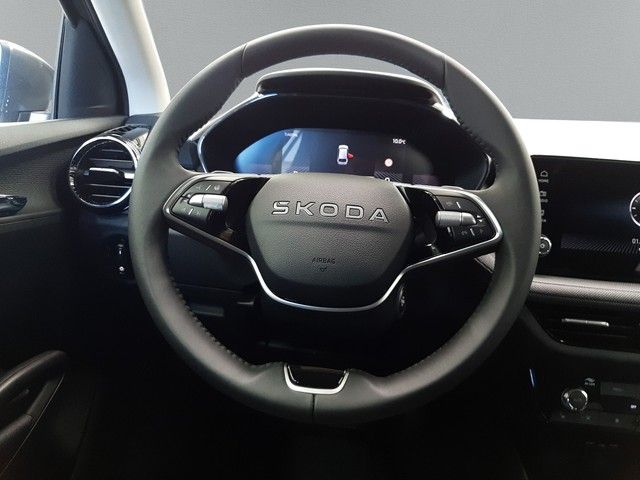 Fahrzeugabbildung Skoda Fabia Tour 1.0TSI DSG AHK SHZ PDC Kamera 16"