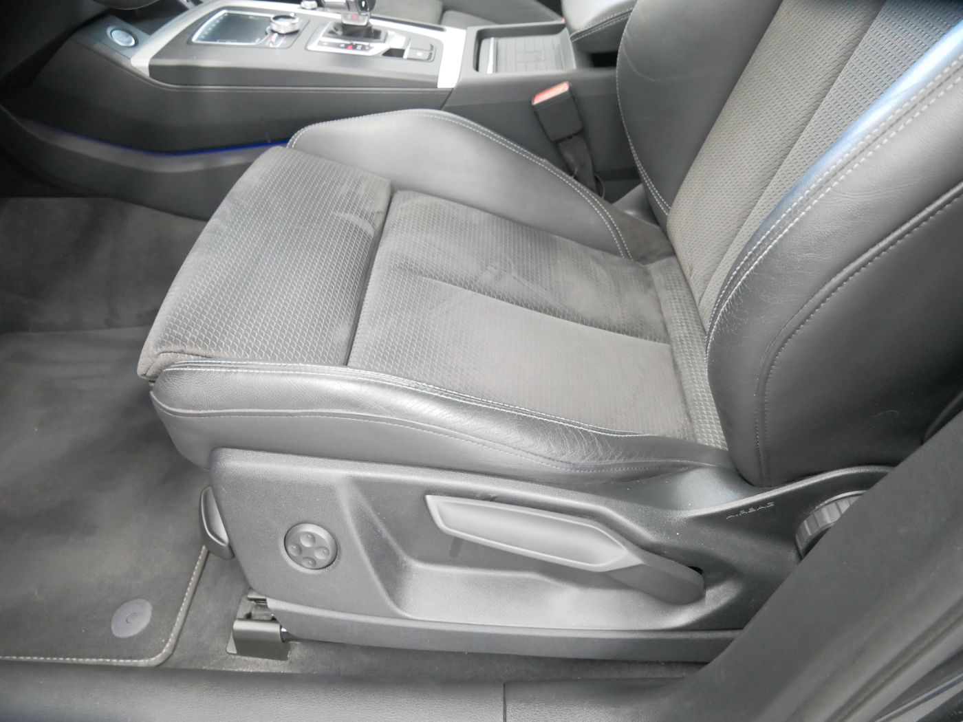 Audi Q5 50 TDI quattro S line LED AHK PANO virt. Cock foto 17