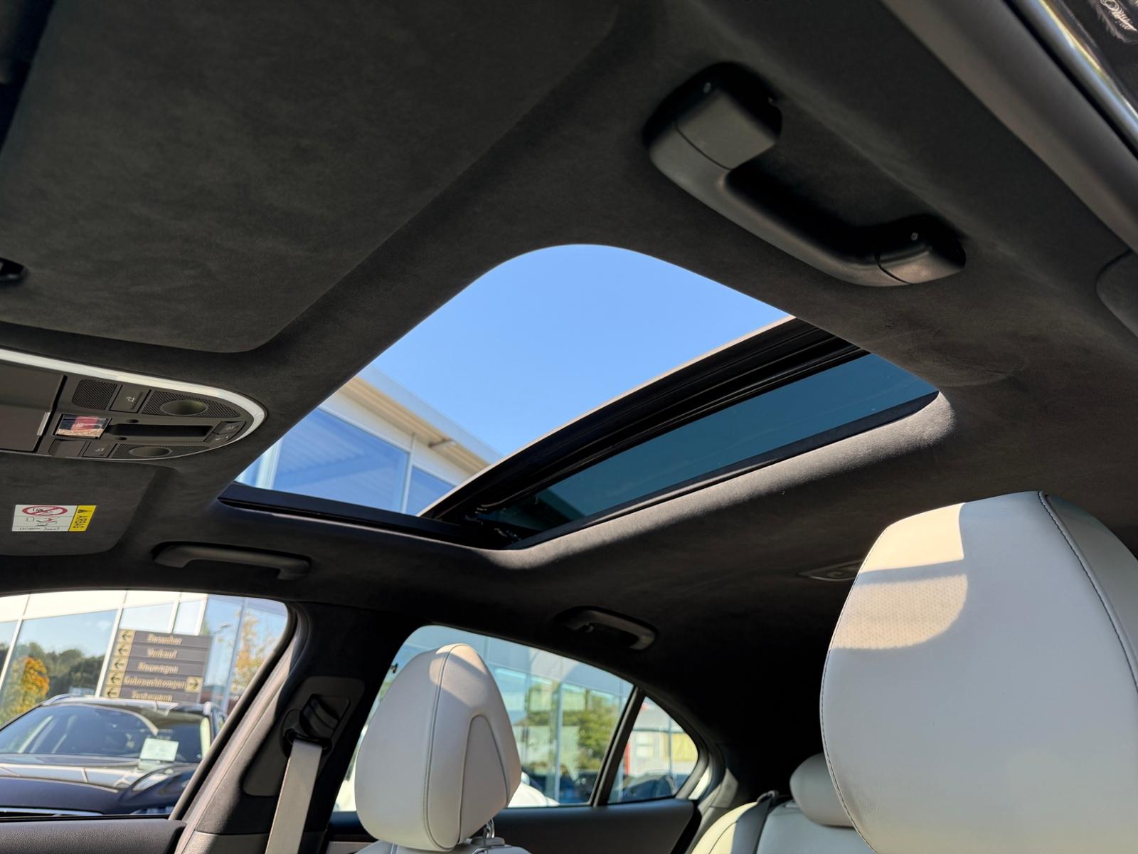 Genesis G70  SB  Luxury AWD PANO 360° HUD -HELLES LEDER-