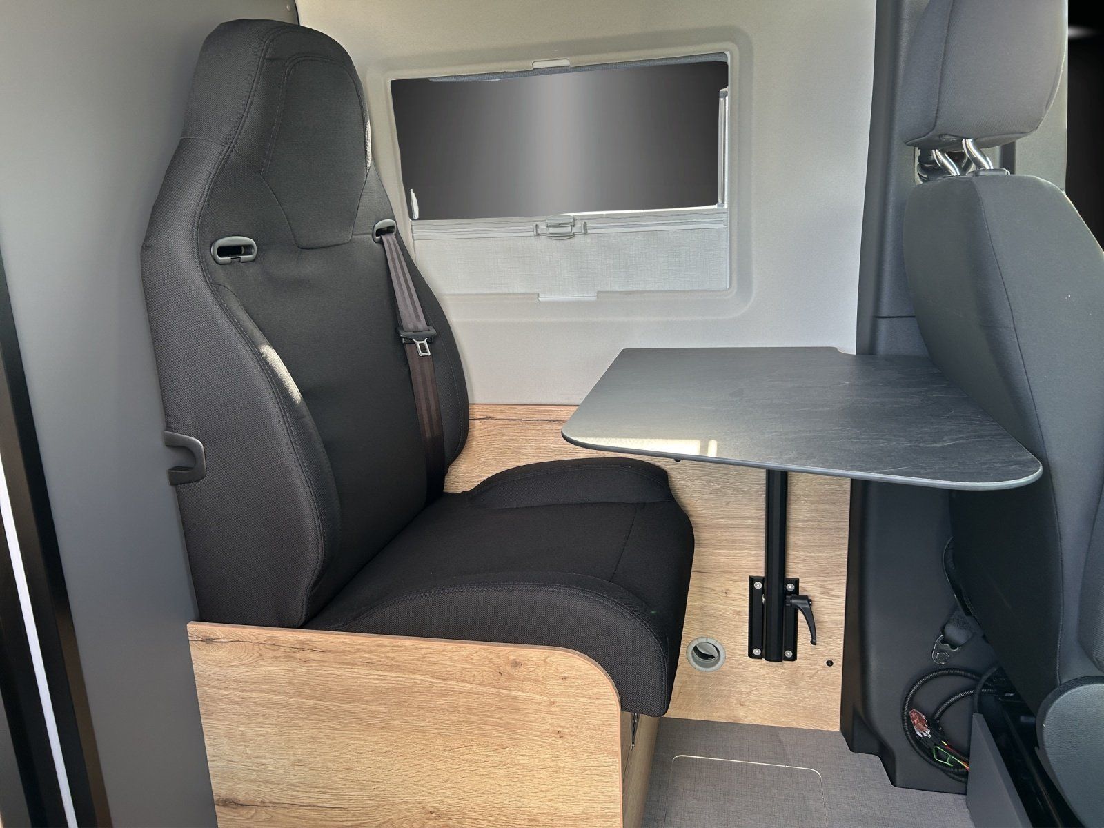 Fahrzeugabbildung Pössl Sprinter 319 Pössl Roadstar XT, Truma 4