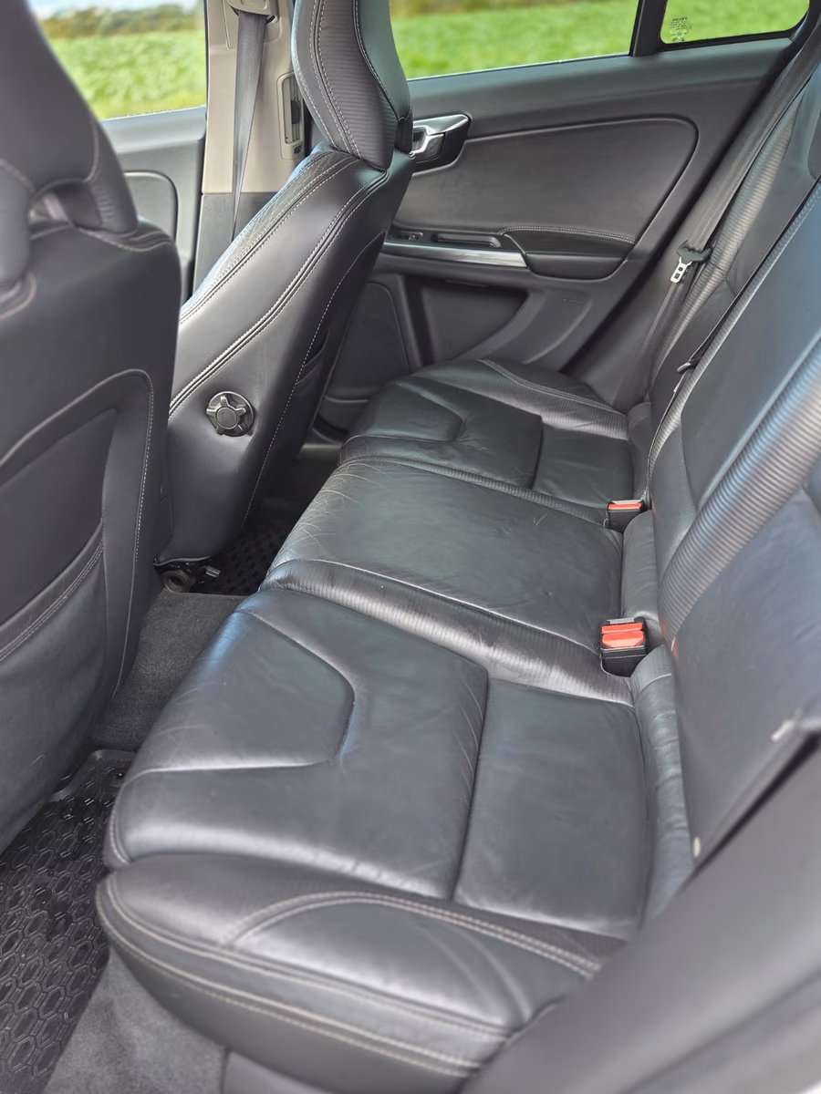 Volvo V60 2011 — photo 7