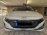 Hyundai Elantra 1.6 - Hyundai Elantra: Automatik