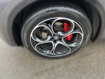 Alfa-Romeo Stelvio - 8