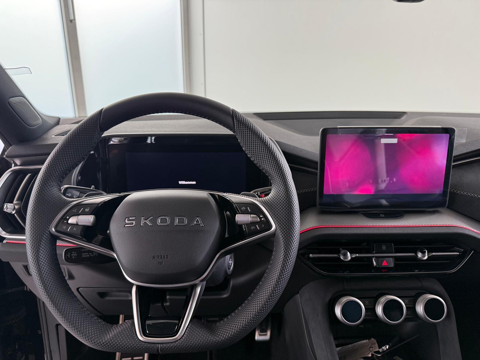 Skoda Kodiaq iV Sportline - Pano/AHK/ACC/CarPlay