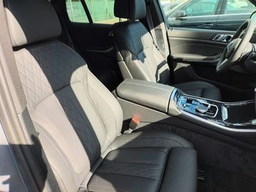 BMW X5 xDrive50e M Sportpaket HK HiFi DAB LED