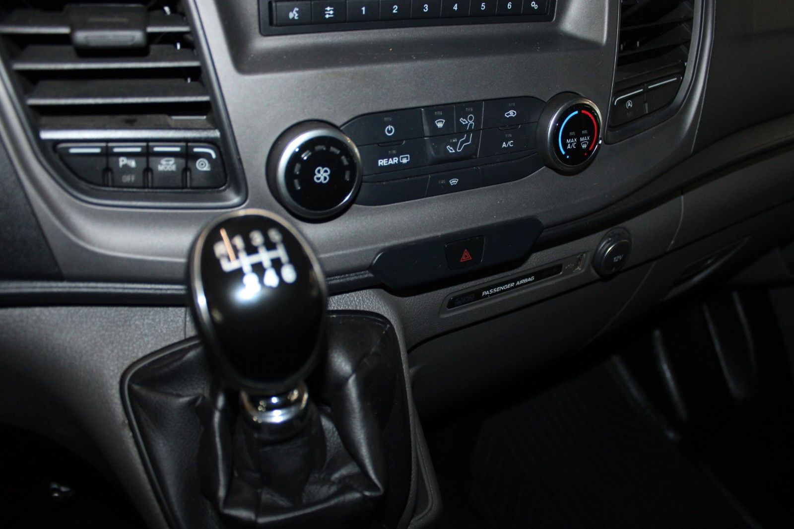 Fahrzeugabbildung Ford Transit Custom TREND L1 Kasten AHK KLIMA 1.Hand