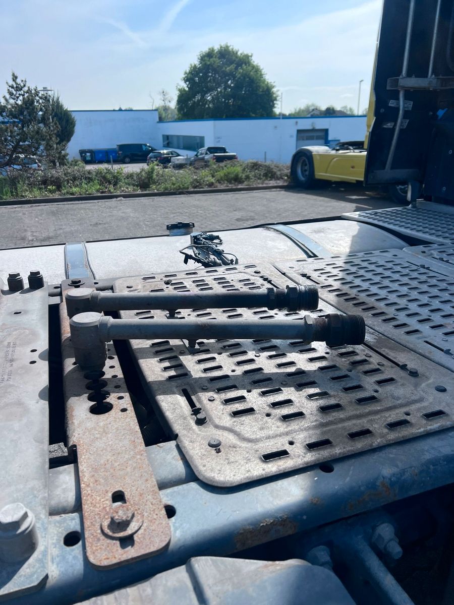 Fahrzeugabbildung DAF 2 Stück XF 450 FT, SSC, Hydr.