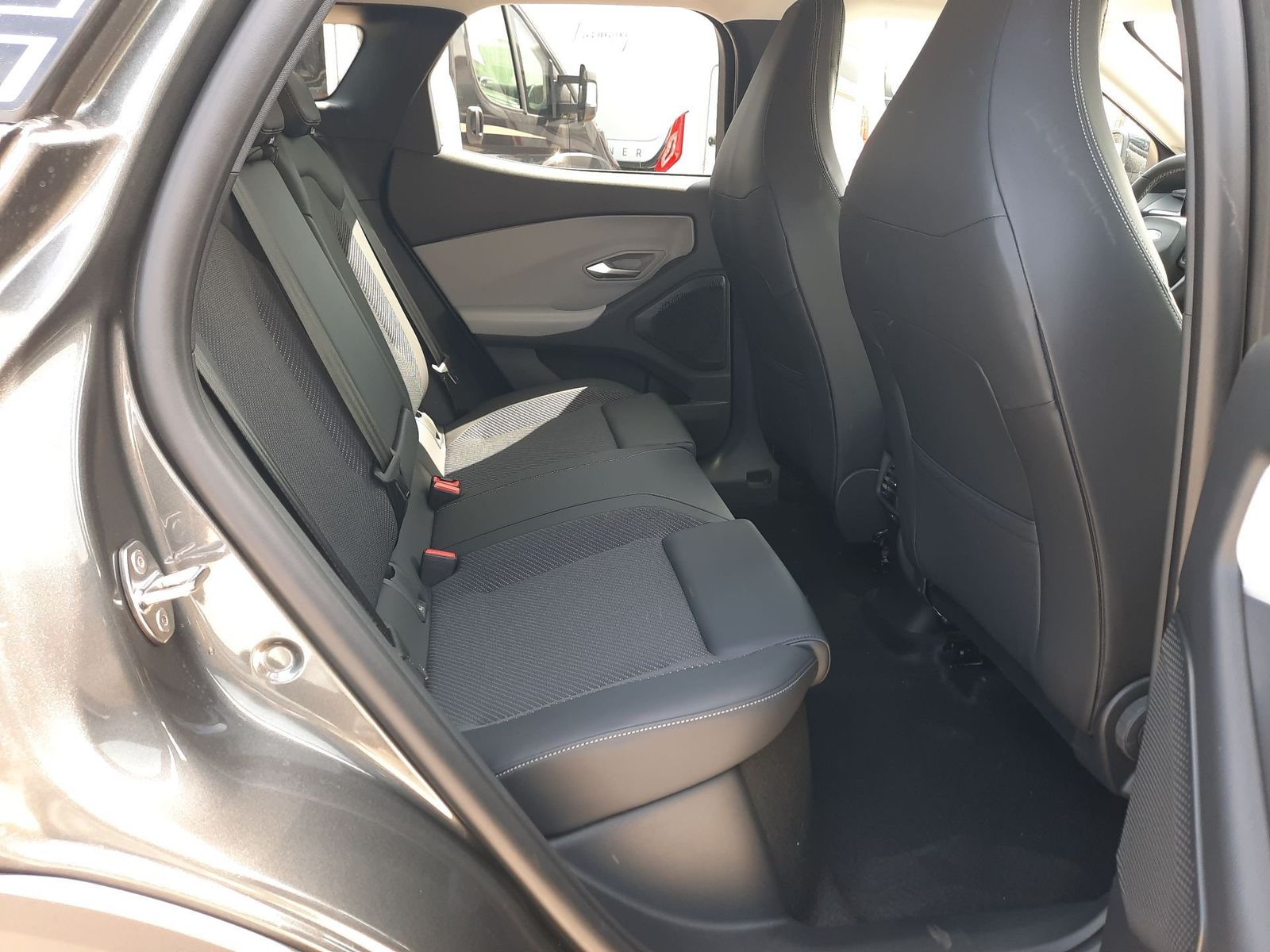 Ford Explorer - Bild 26