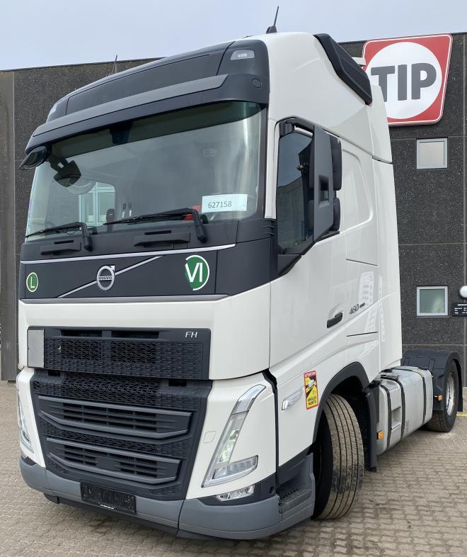 Volvo Vehicle Tractor 4x2 Standard