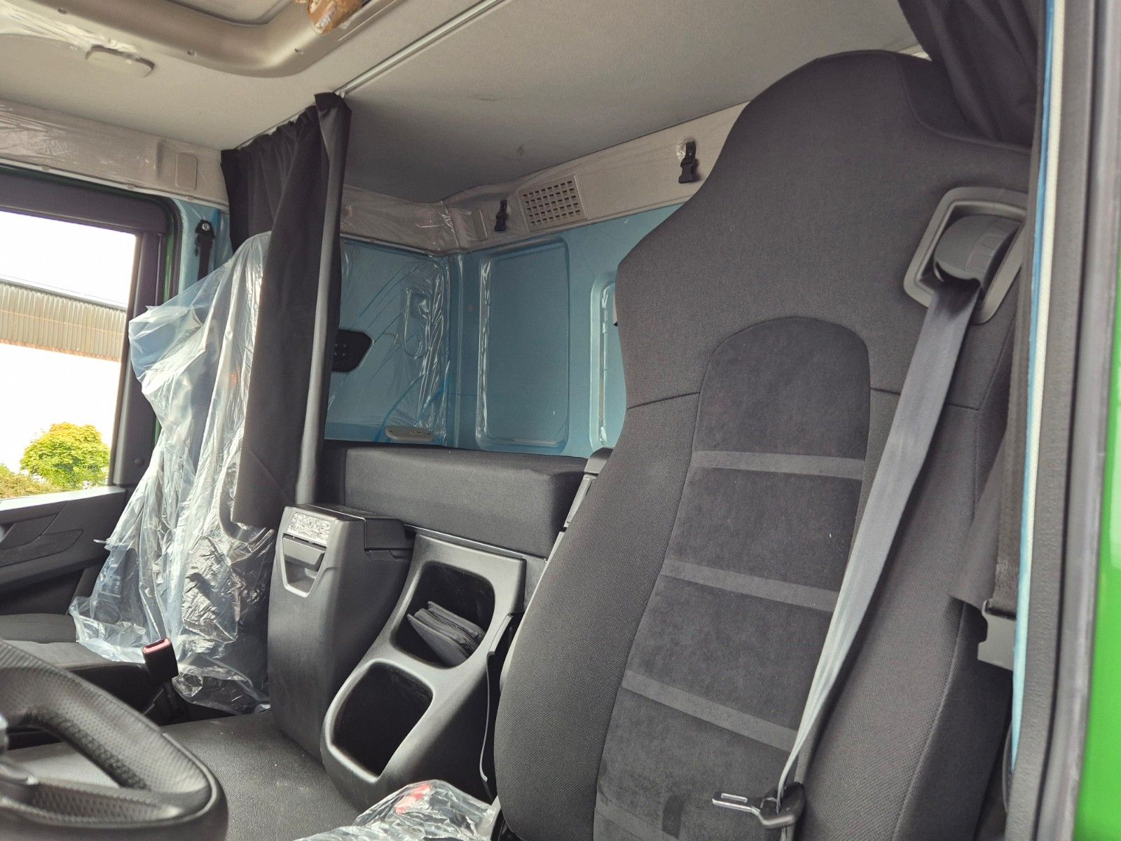 Fahrzeugabbildung Iveco AT300X54Z HR OFF Bordmatik AHK Intarder