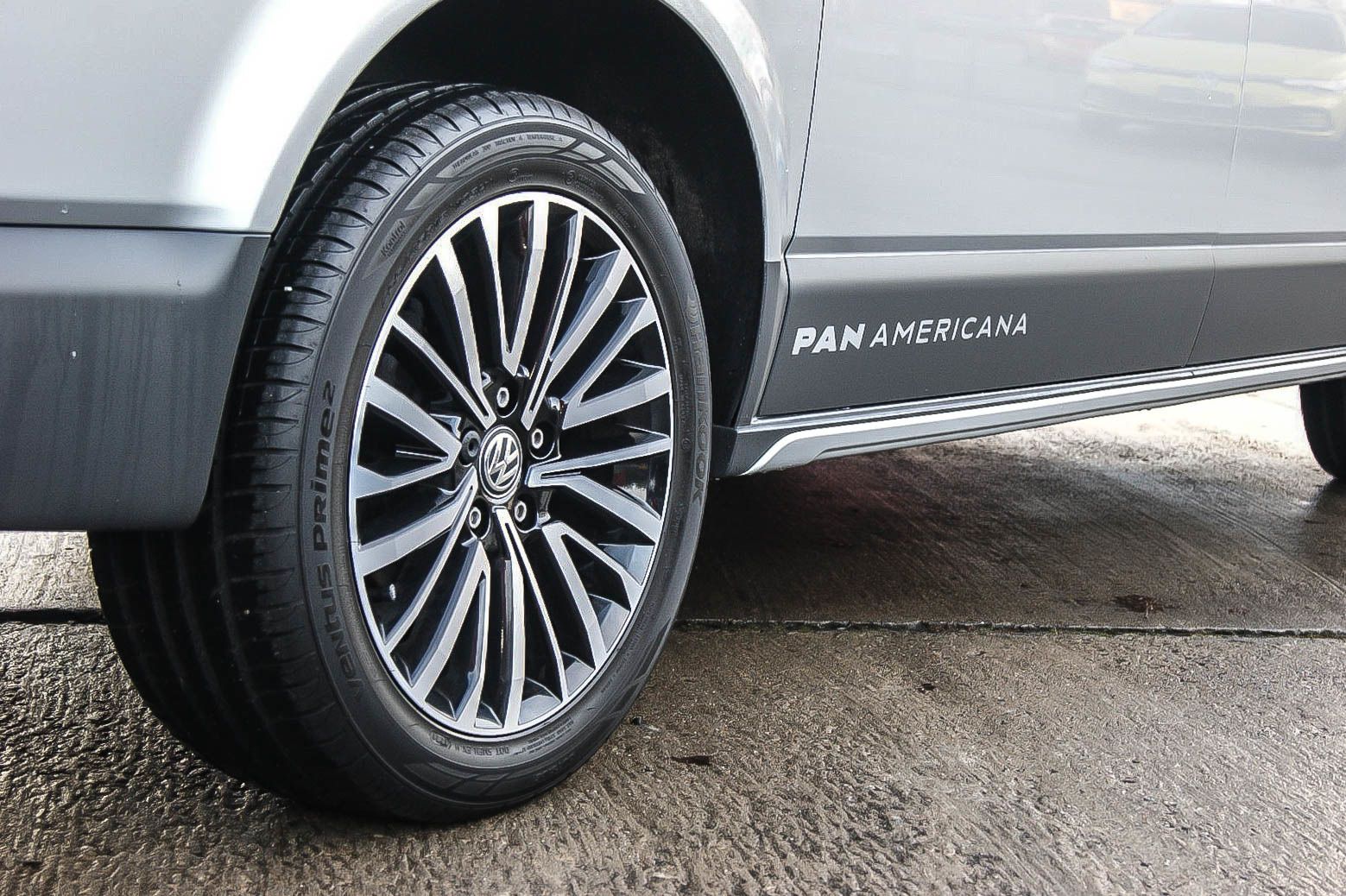 Fahrzeugabbildung Volkswagen T6 Multivan PanAmericana 20TDI 7-SITZE LED STHZG