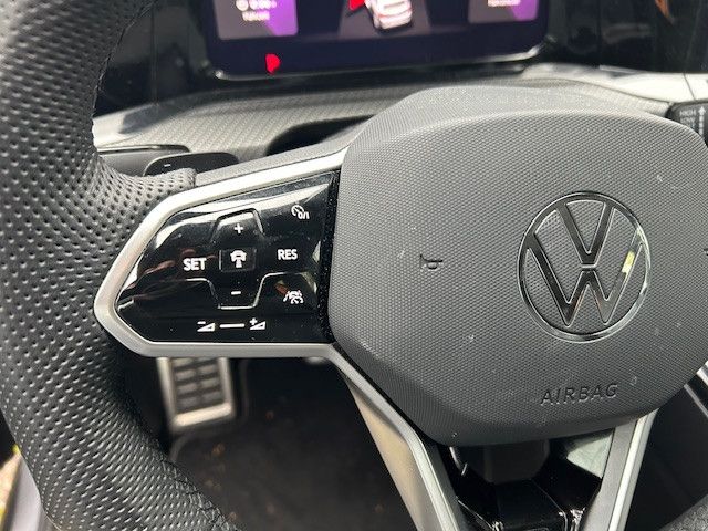 Fahrzeugabbildung Volkswagen Golf R-Line eTSI 150 PS/ PANO/ ACC/ KAM/HK