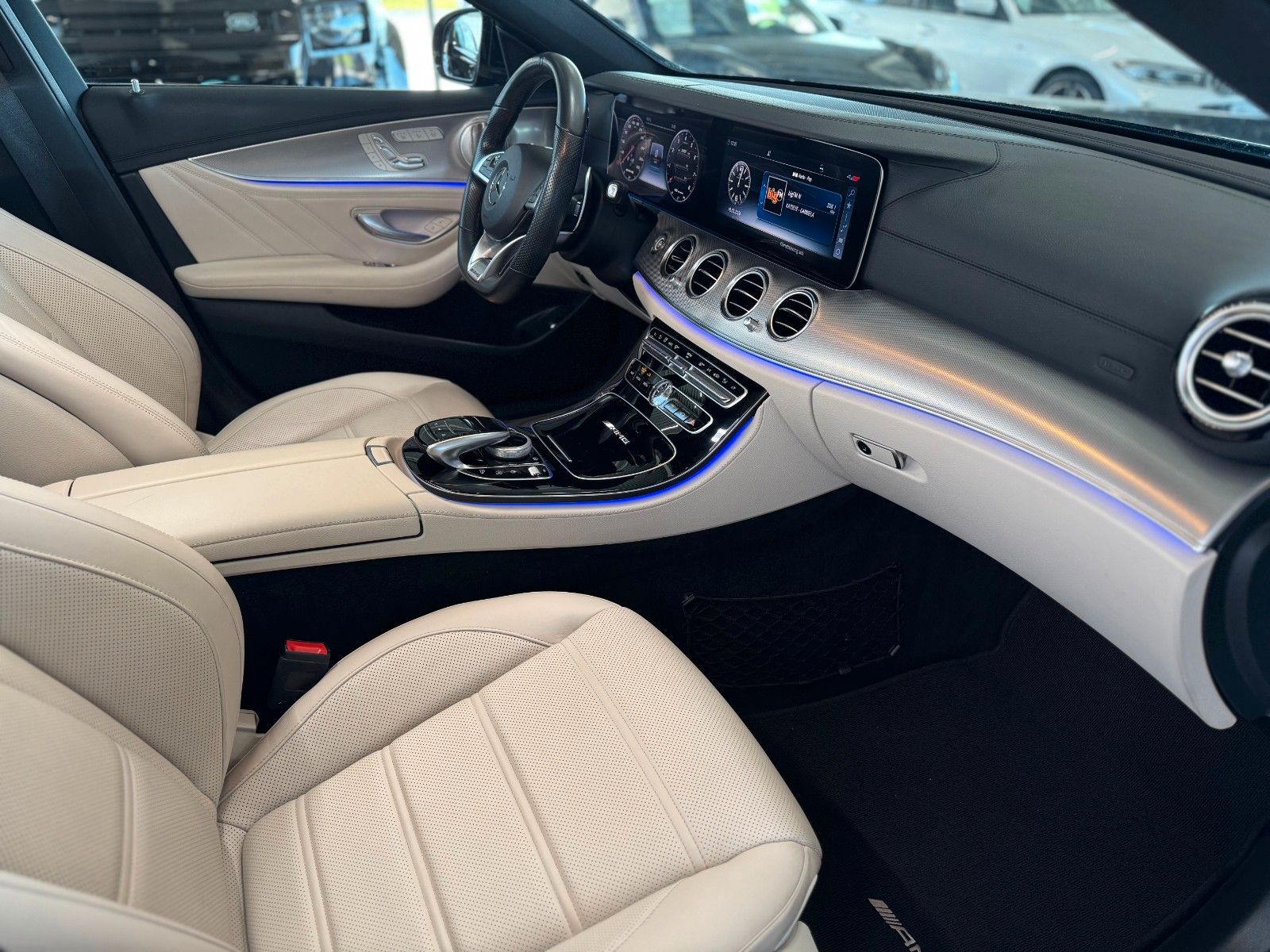 Fahrzeugabbildung Mercedes-Benz E 63 AMG T-Modell 4Matic Burmester VOLL