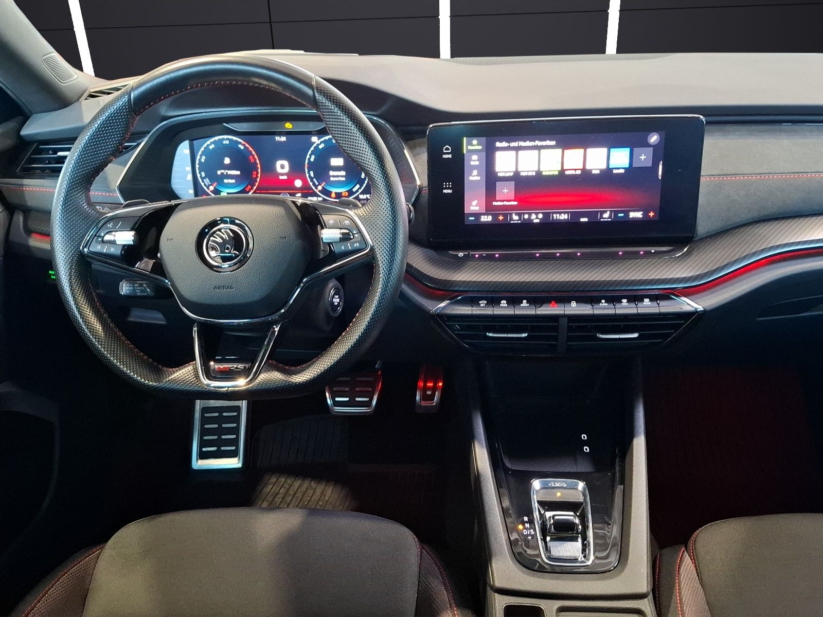 Fahrzeugabbildung SKODA Octavia Combi RS TDI DSG 4x4 Matrix Navi HUD VC