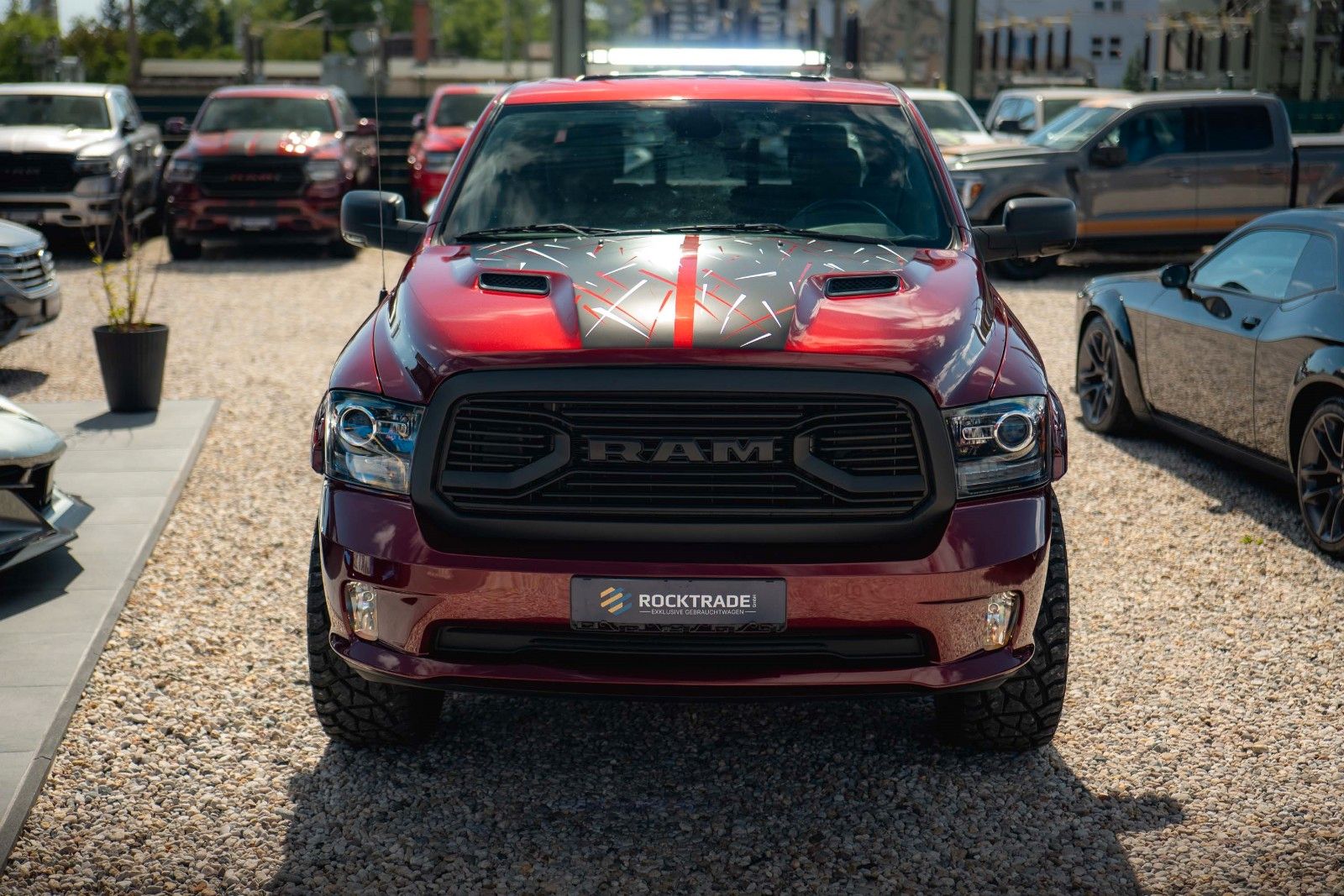Fahrzeugabbildung Dodge RAM 5.7 V8 HEMI 4x4 OFFROAD Night-Paket *LED*AHK