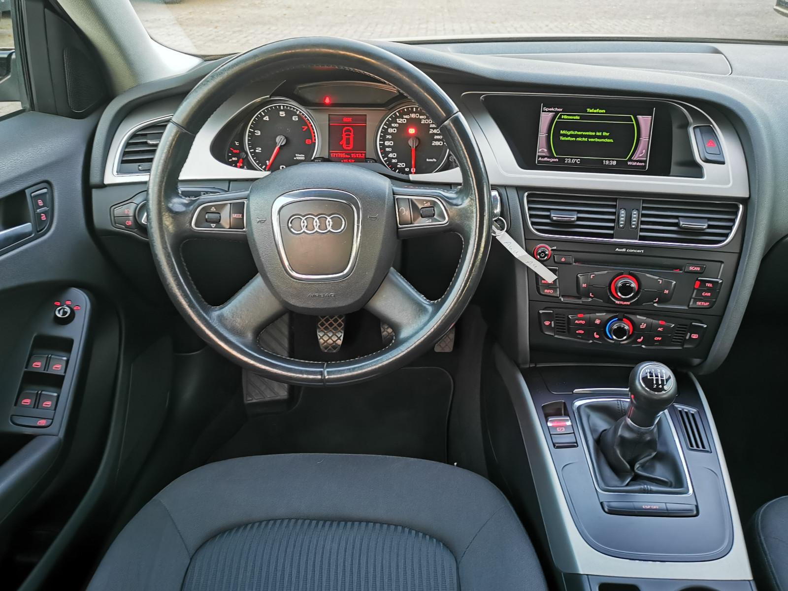Audi A4 2010 — photo 10