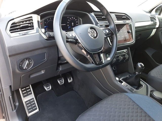 Fahrzeugabbildung Volkswagen Tiguan IQ.DRIVE 1.5TSI AHK eleHeck Kamera Navi