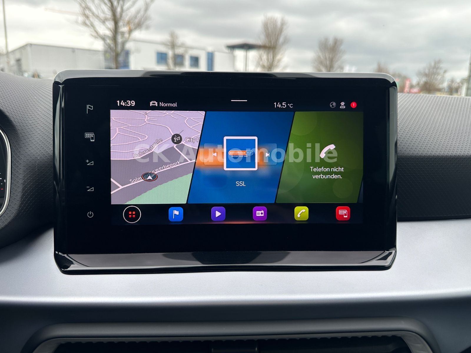 Fahrzeugabbildung SEAT Arona 1.5 TSI 110kW FR DSG/Navi/LED/Kam/AHK