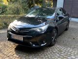 Toyota Avensis 2,0-l-D-4D Executive Executive - Toyota Avensis mit Schiebedach