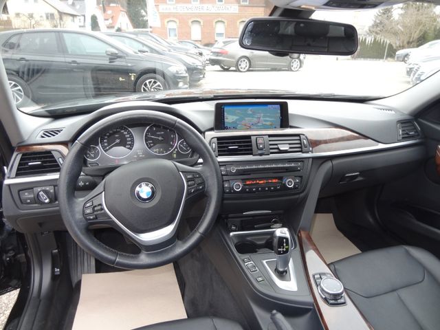 Fahrzeugabbildung BMW 320d xDrive/4x4/HUD/Pano/Leder/Navi/Kamera/Voll.